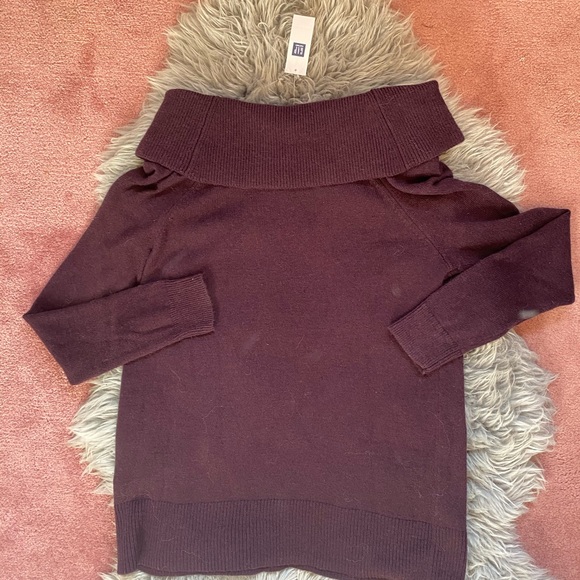 GAP Factory burgundy sweater - Picture 5 of 9